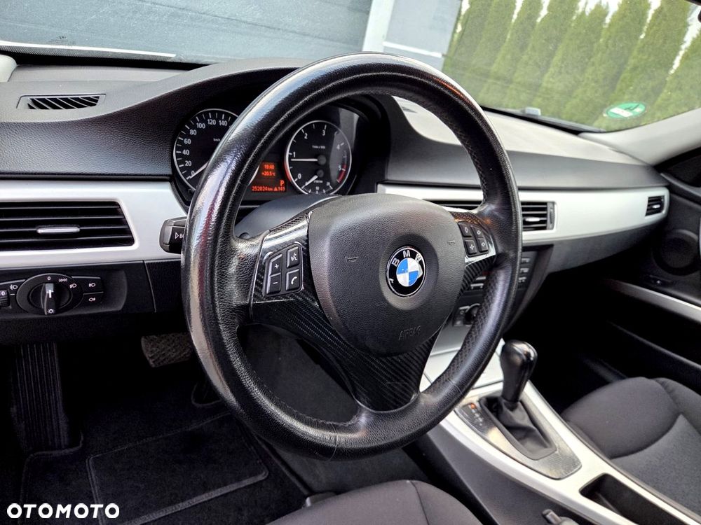 BMW Seria 3 - 24