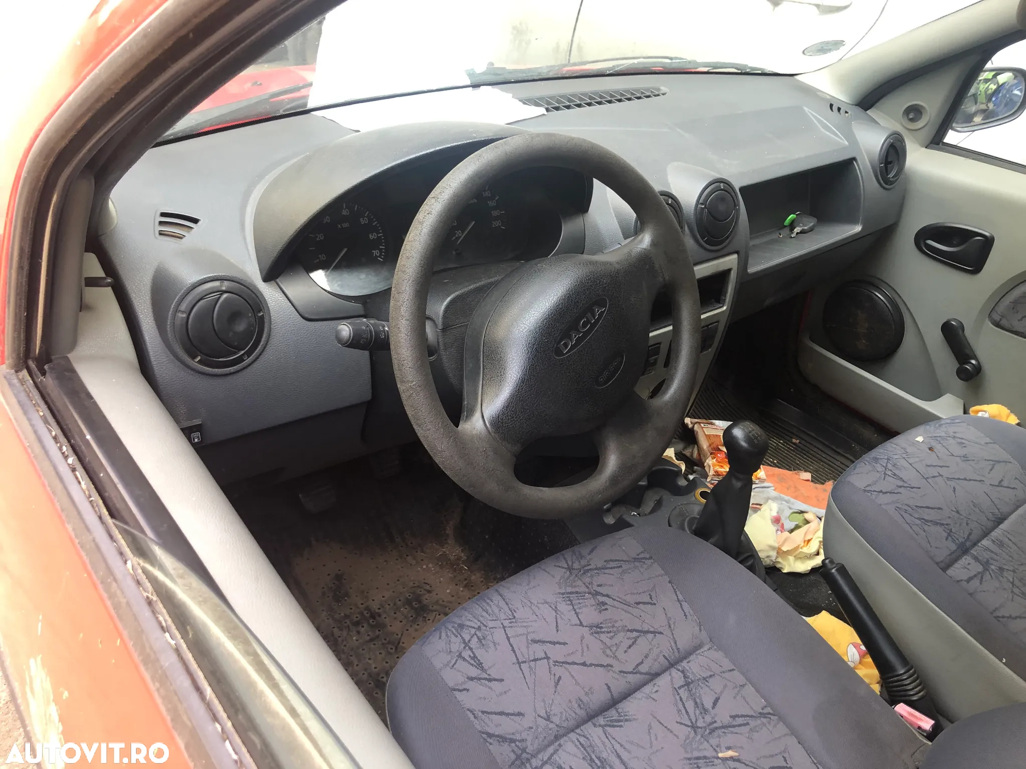 Dezmembrez Dacia Logan 1 rosu benzina 1.4 2006 - 3