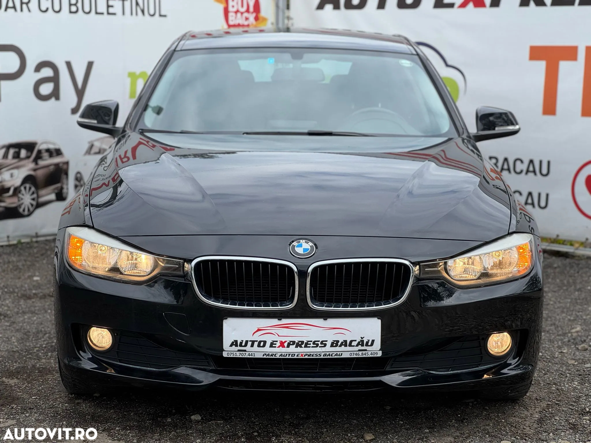 BMW Seria 3 318d Touring Aut. - 13