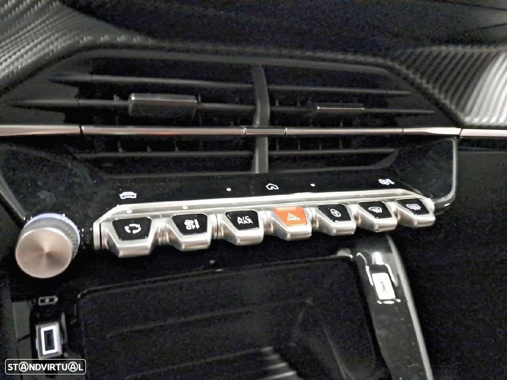 Peugeot 208 1.2 Hybrid Allure e-DCS6 - 22