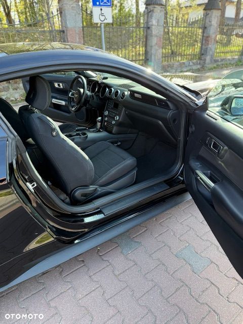 Ford Mustang - 12