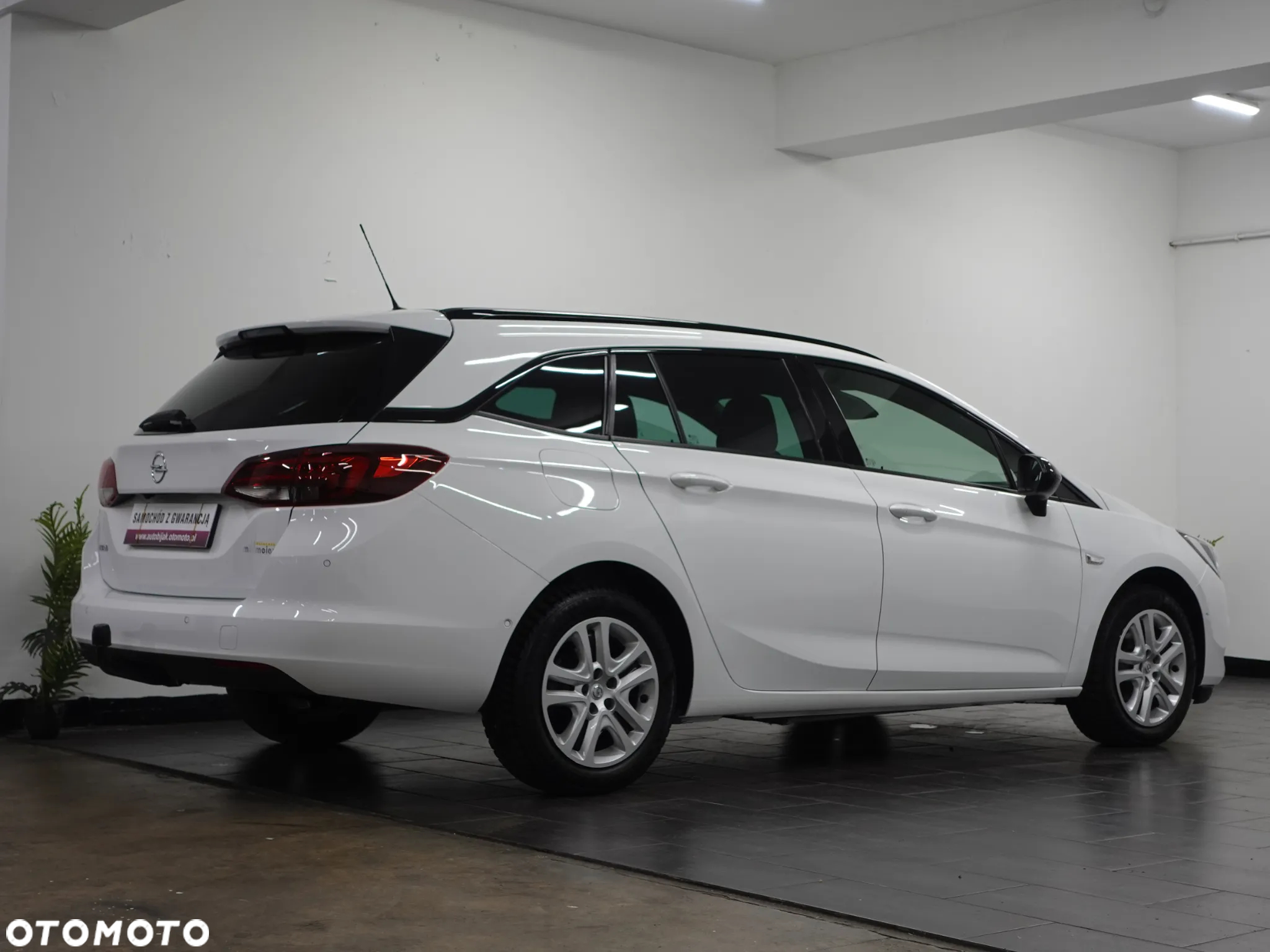 Opel Astra 1.2 Turbo Start/Stop Sports Tourer Edition - 10