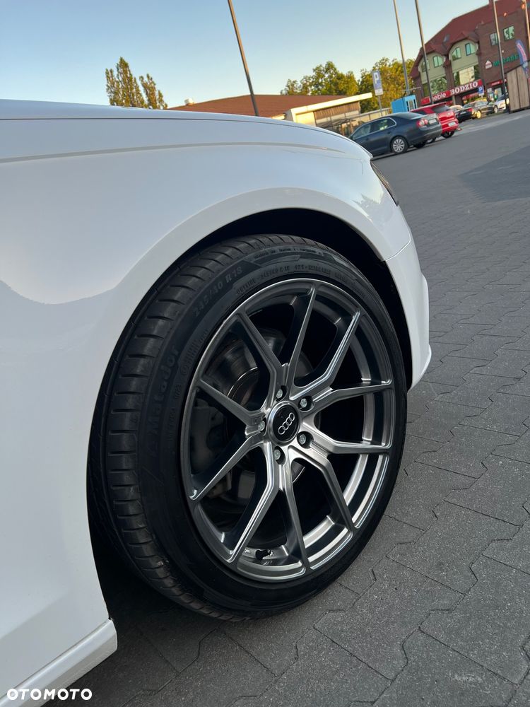 Audi A4 Avant 2.0 TDI - 13