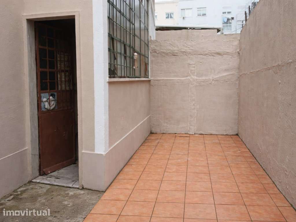Espaço Comercial na Amadora com terraço de 13m2 - Grande imagem: 3/5