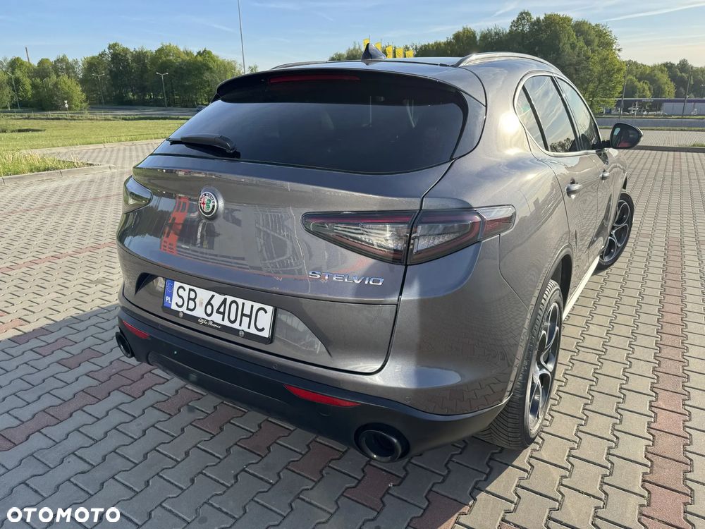 Alfa Romeo Stelvio - 5