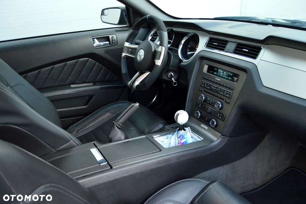 Ford Mustang - 28
