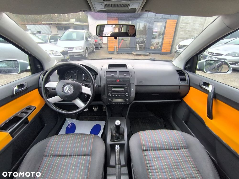 Volkswagen Polo - 2