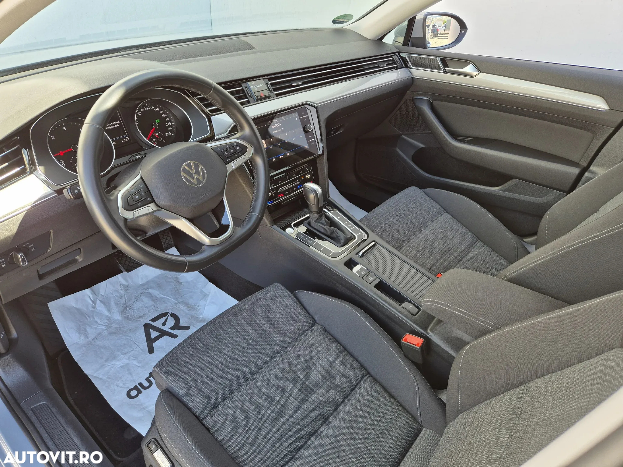 Volkswagen Passat Variant 2.0 TDI DSG Comfortline - 9