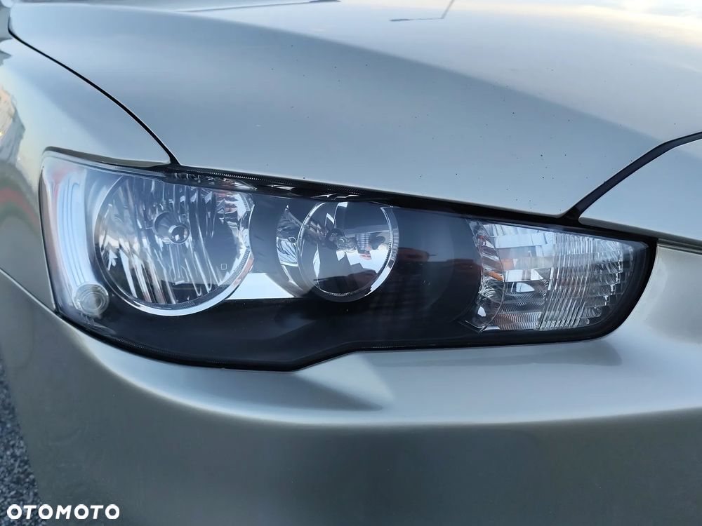 Mitsubishi Lancer 1.8 Inform - 12