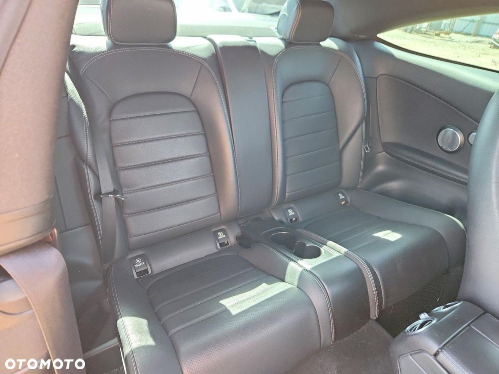 Mercedes-Benz Klasa C 300 4MATIC 9G-TRONIC - 11