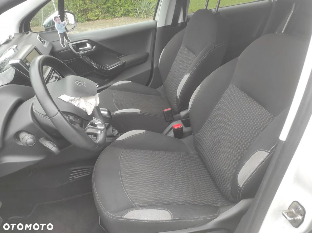 Peugeot 208 1.2 PureTech Style - 22