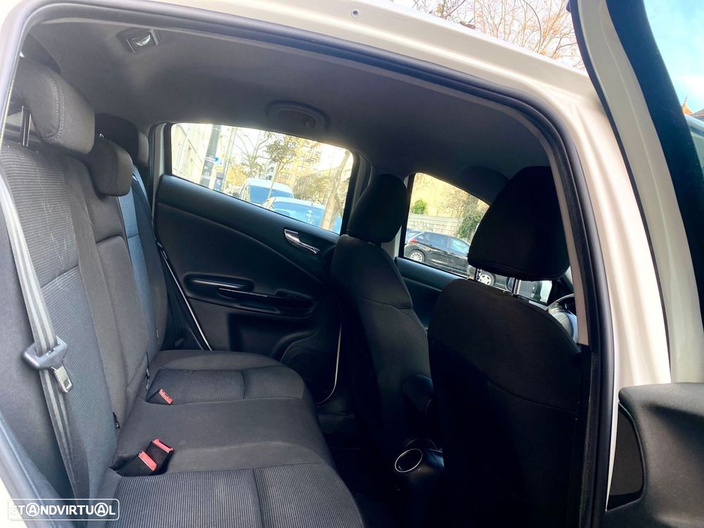 Alfa Romeo Giulietta 1.6 JTDm Corporate - 24