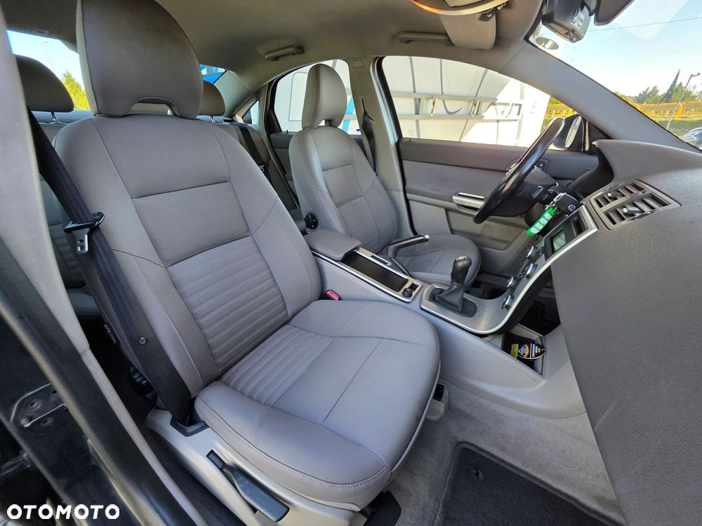 Volvo S40 2.0D - 13