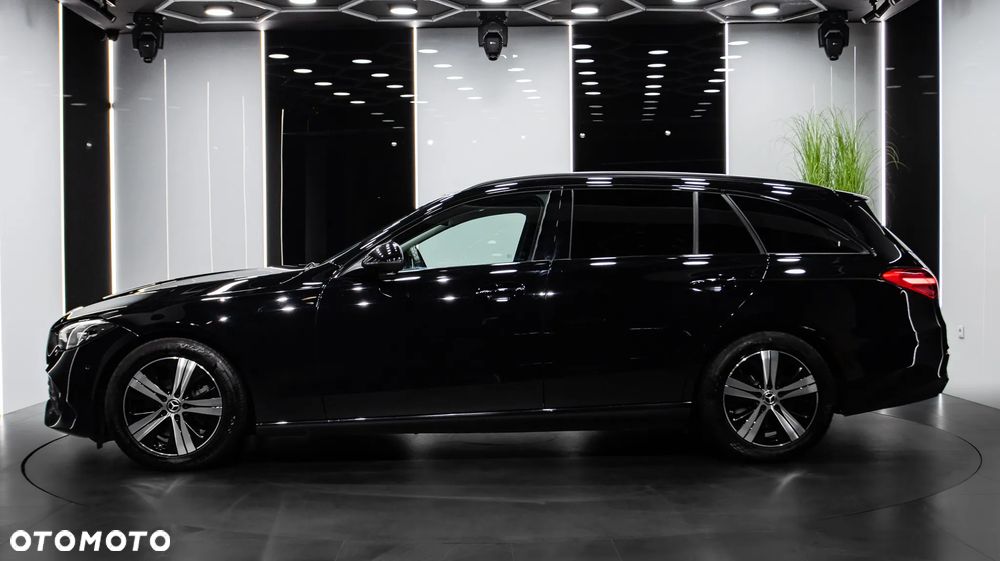 Mercedes-Benz C-Class 2023 photo 3