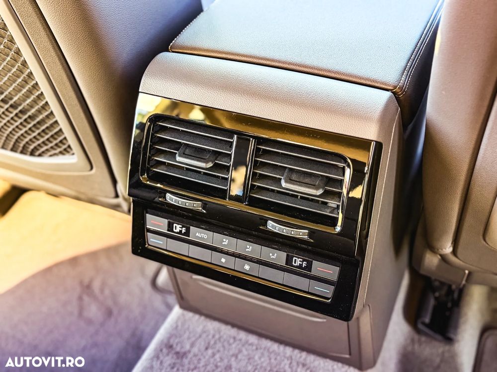 Volkswagen Touareg V6 TDI 4MOTION Elegance - 20