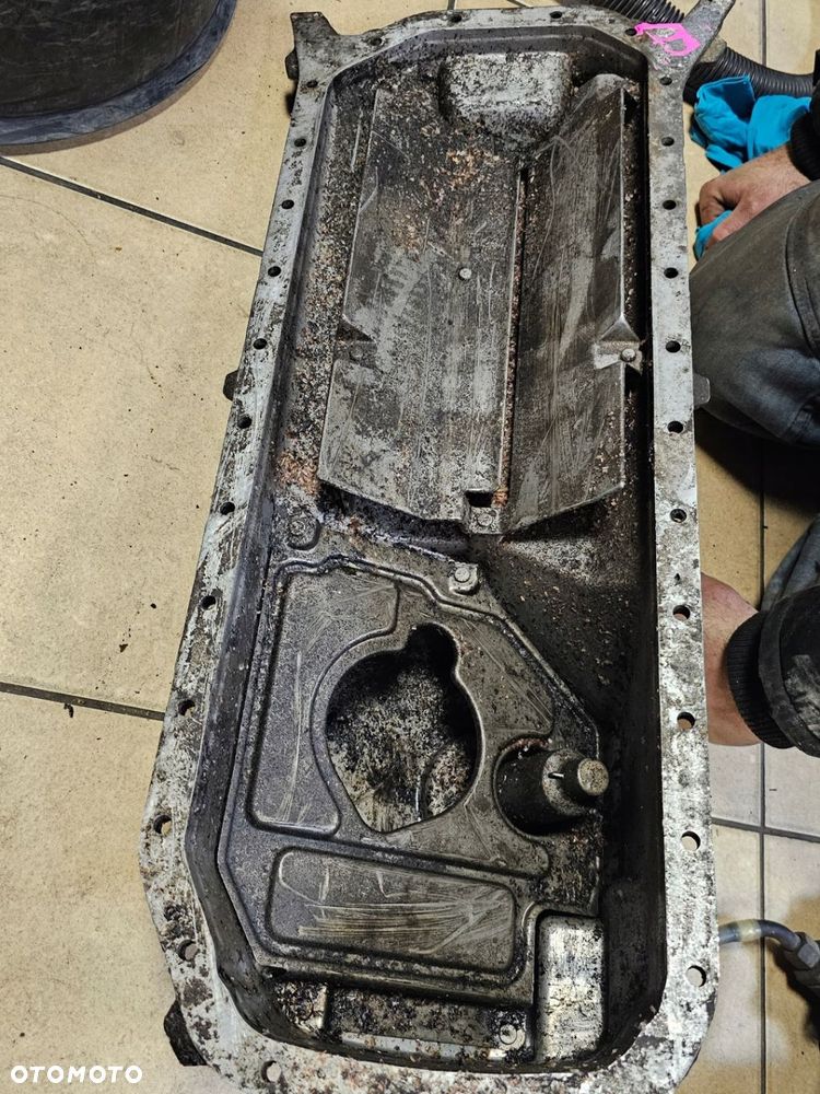 MISKA OLEJOWA OLEJU BMW 7 E32 E34 3.5B - 4