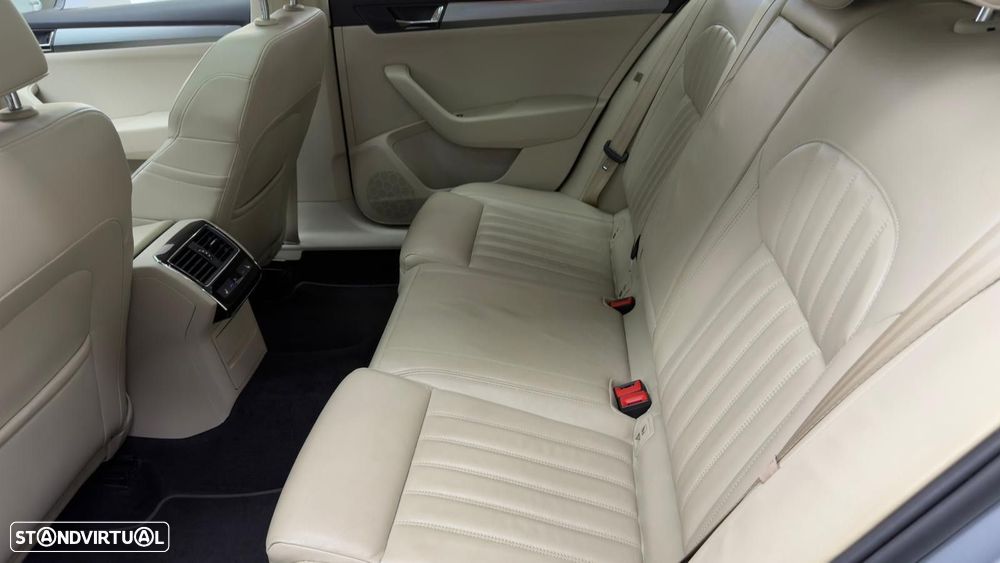 Skoda Superb Break 2.0 TDI Style DSG - 43
