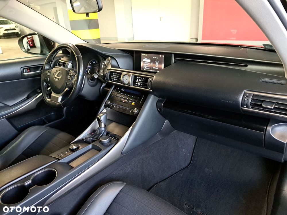 Lexus IS 200t Elegance - 17