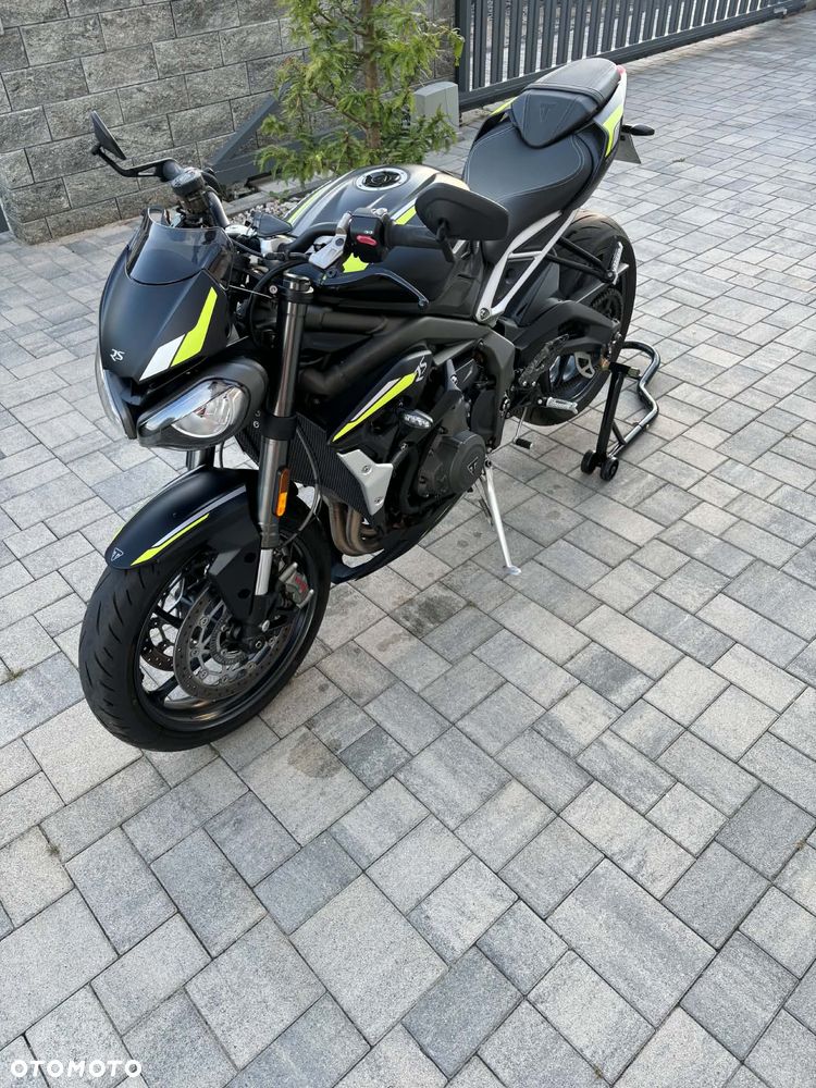 Triumph Street Triple - 1
