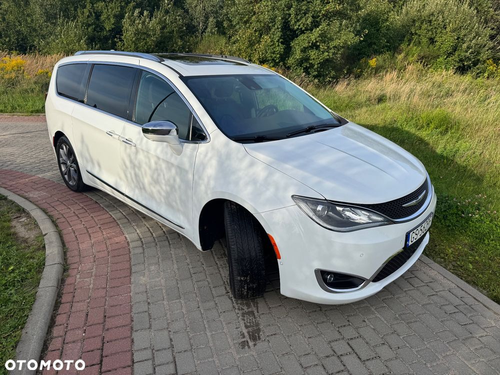 Chrysler Pacifica - 22