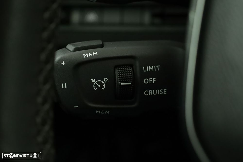 Peugeot 3008 1.5 BlueHDi Allure Pack EAT8 - 18