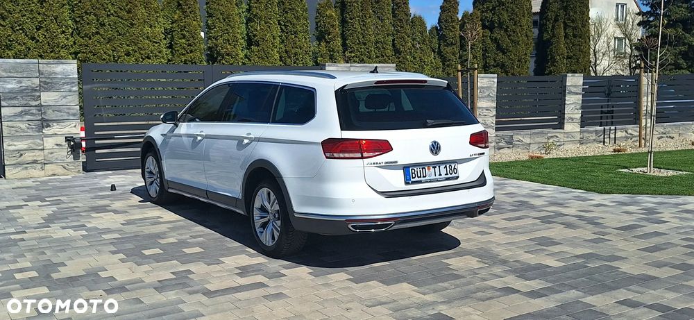 Volkswagen Passat 2.0 TDI SCR DSG 4Motion Elegance - 10