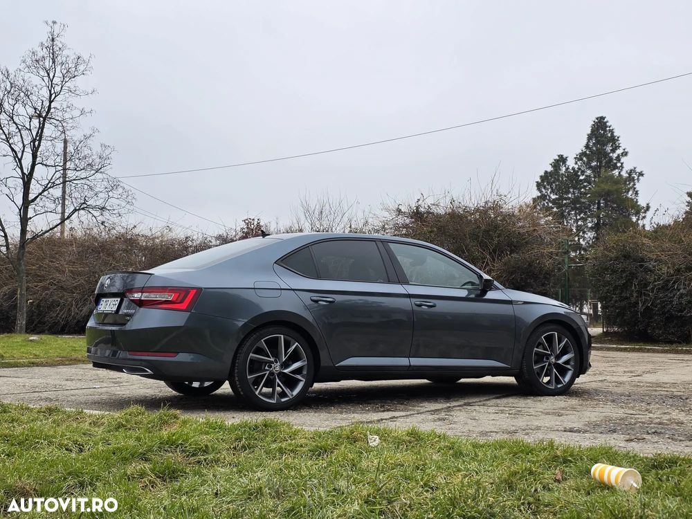 Skoda Superb 2.0 TDI 4X4 DSG Sportline - 9