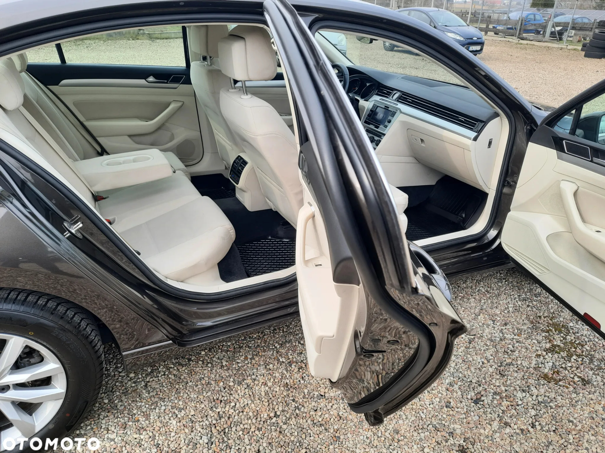 Volkswagen Passat 1.8 TSI BMT Comfortline - 23
