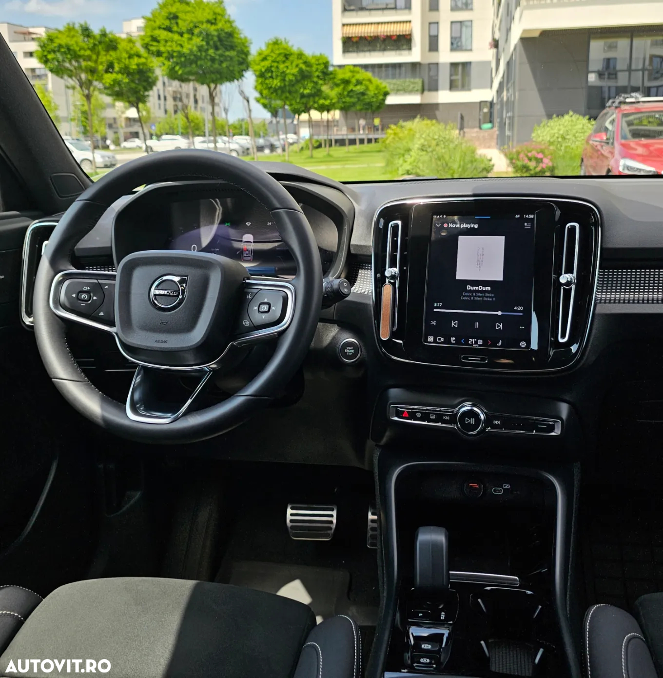Volvo XC 40 B4 AT8 AWD Mild Hybrid R-Design - 28