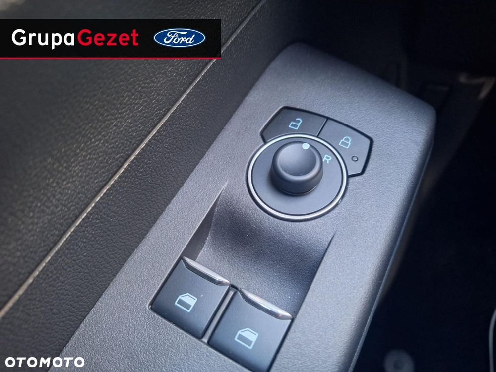 Ford Transit Courier - 13