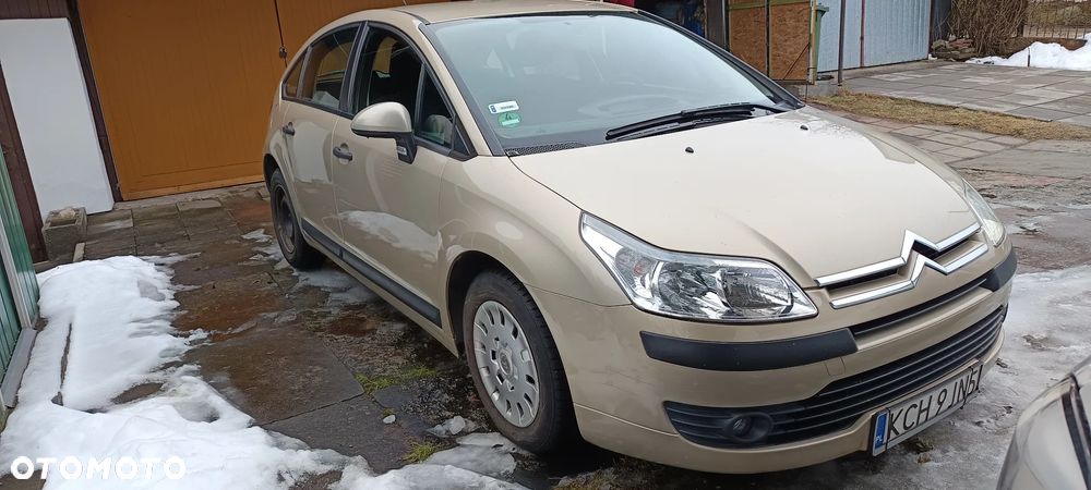 Citroën C4 1.4 16V Style - 2