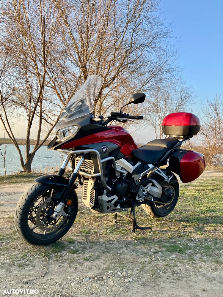 Honda VFR 800X Crossrunner - 1