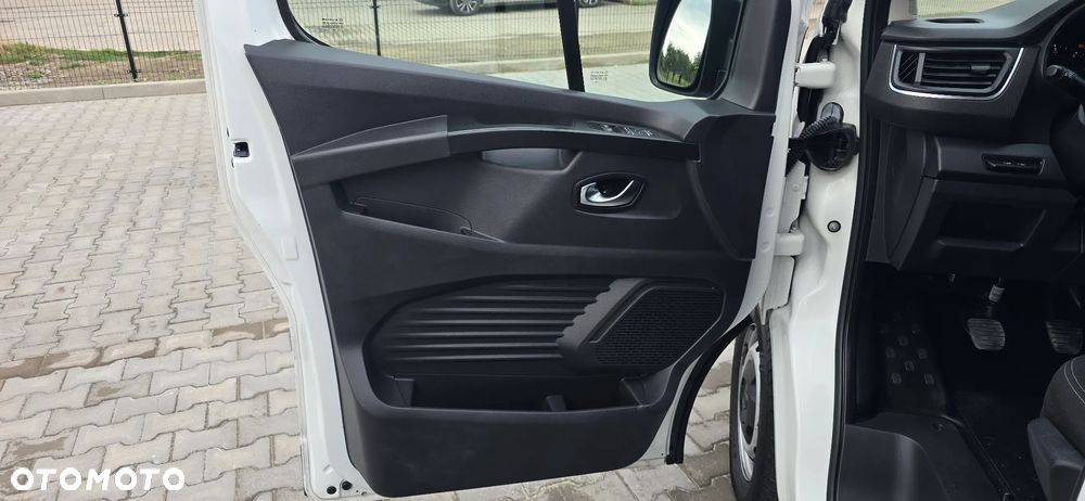 Renault Trafic - 16