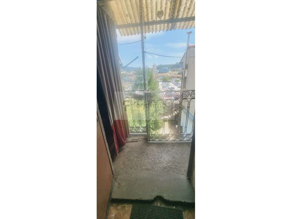 Prédio devoluto para venda 
Possibilidade de 5/6 estudios - Grande imagem: 2/11