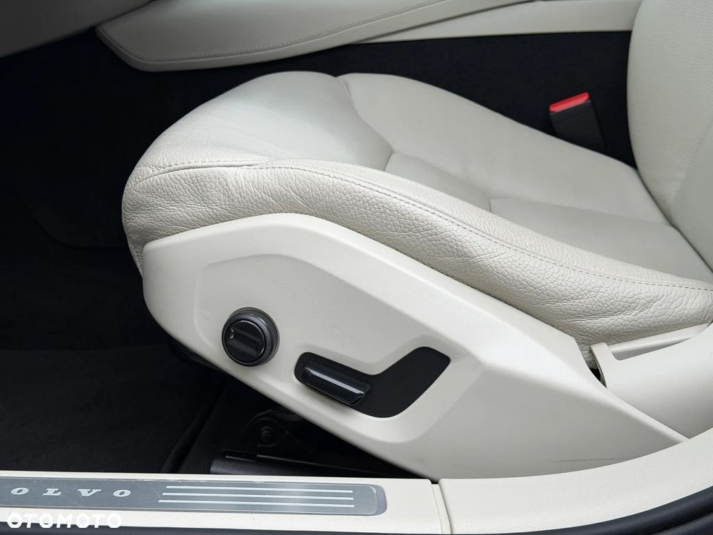 Volvo V90 D5 AWD Momentum Pro - 12