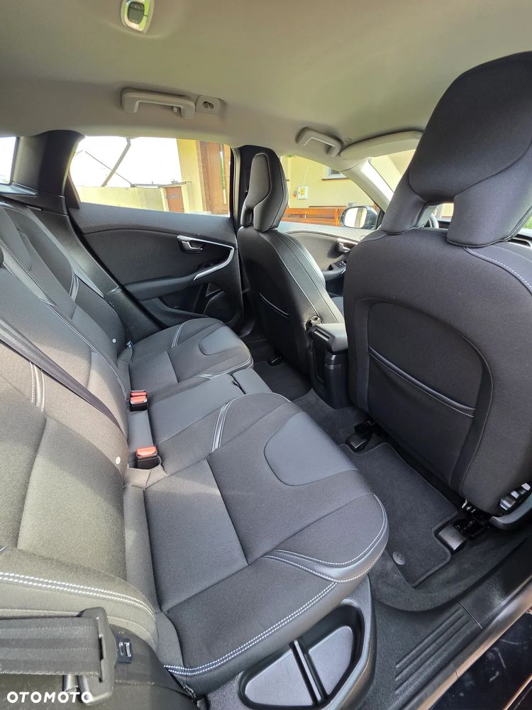 Volvo V40 D4 Momentum - 9