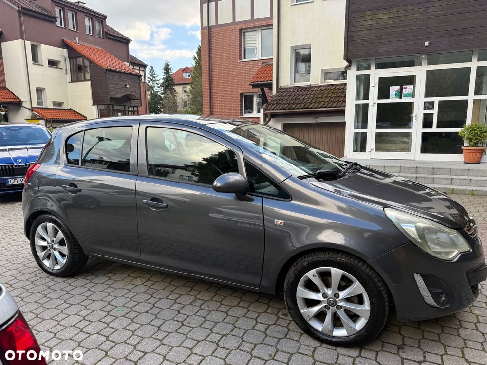 Opel Corsa 1.2 16V Cosmo - 5
