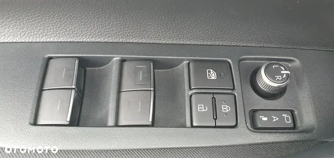 Toyota Corolla 1.8 Hybrid Executive - 20