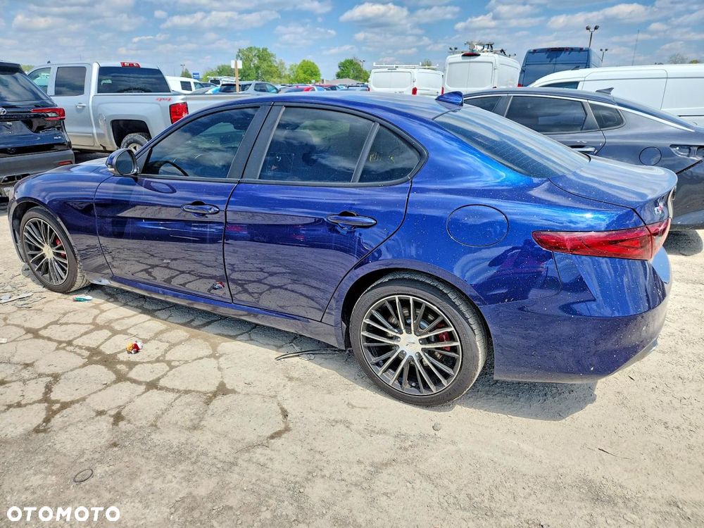 Alfa Romeo Giulia 2.0 Turbo 16V AT8-Q4 Ti - 3