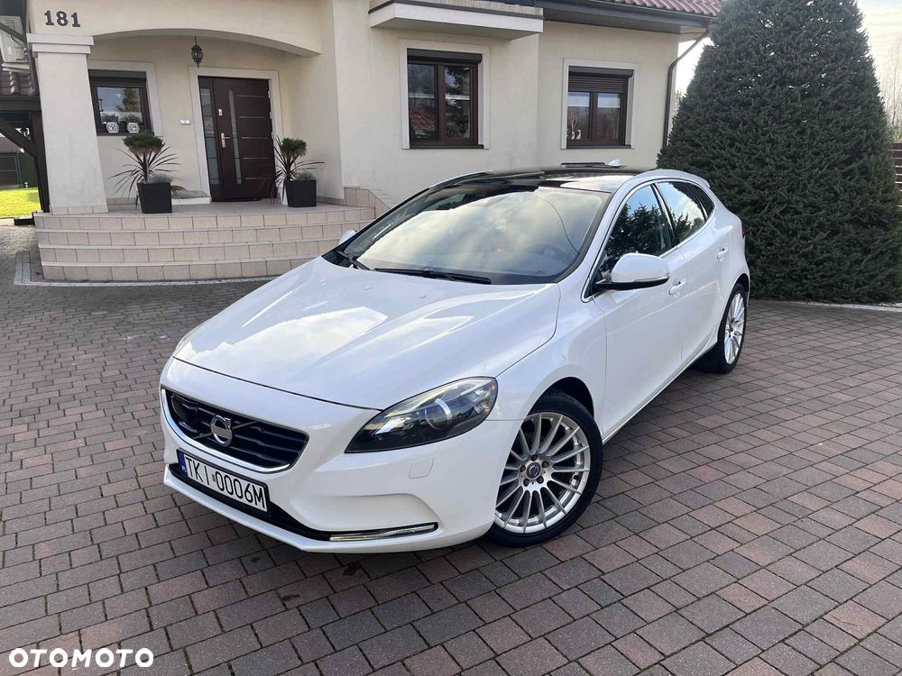 Volvo V40 D2 Momentum - 1