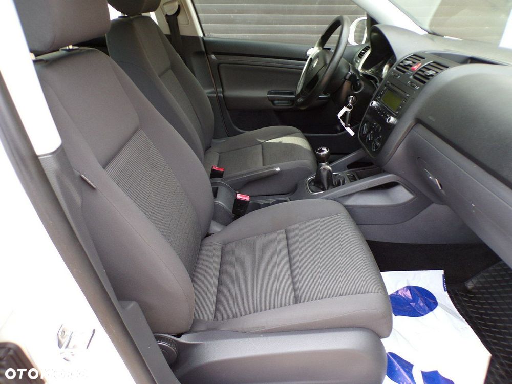 Volkswagen Golf - 31