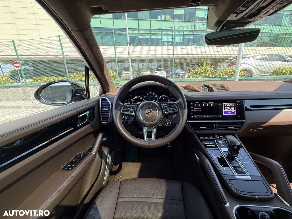Porsche Cayenne - 24