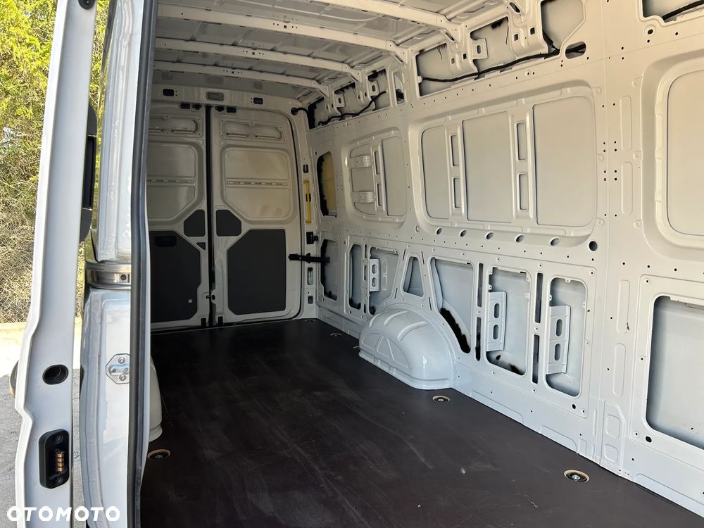Volkswagen CRAFTER L5H2 NAJDŁUŻSZY LONG / POLIFT VIRTUAL / GWARANCJA + PAKIET SERWISOWY DO 2030 ROKU / JEDYNIE 5 TYŚ. KM PRZEBIEGU / KAMERA COFANIA / SILNIK 140 KM !! - 18