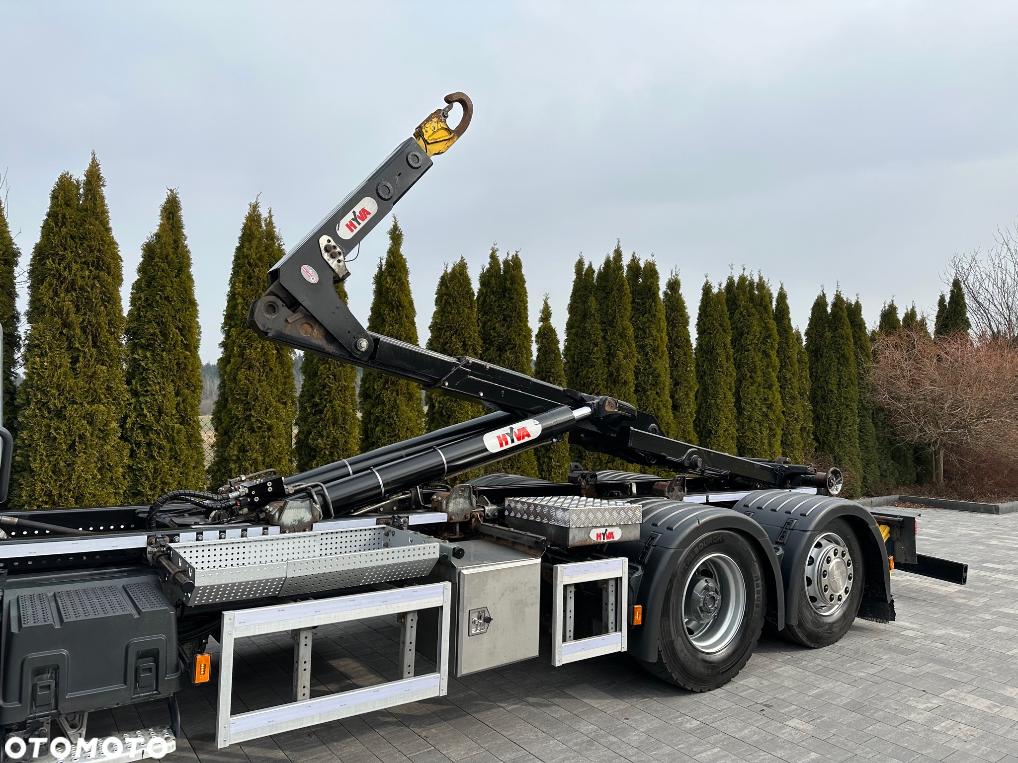 Scania / G450 / 6X2 / HAKOWIEC / HYVA 22.60.SK  / Oś-SKRĘTNA-PODNOSZONA / - 13