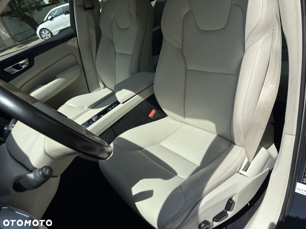 Volvo XC 60 D4 AWD Momentum - 12