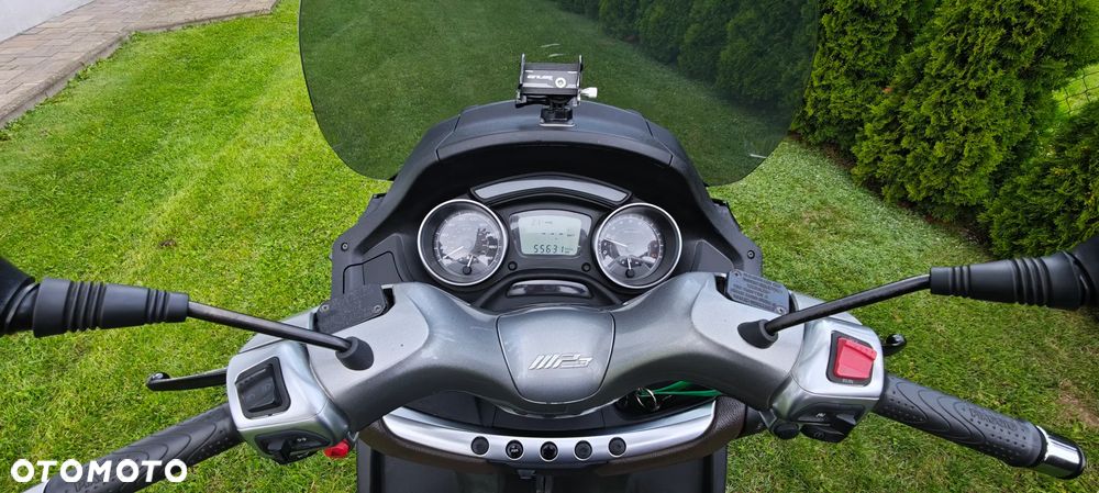 Piaggio MP-3 - 5