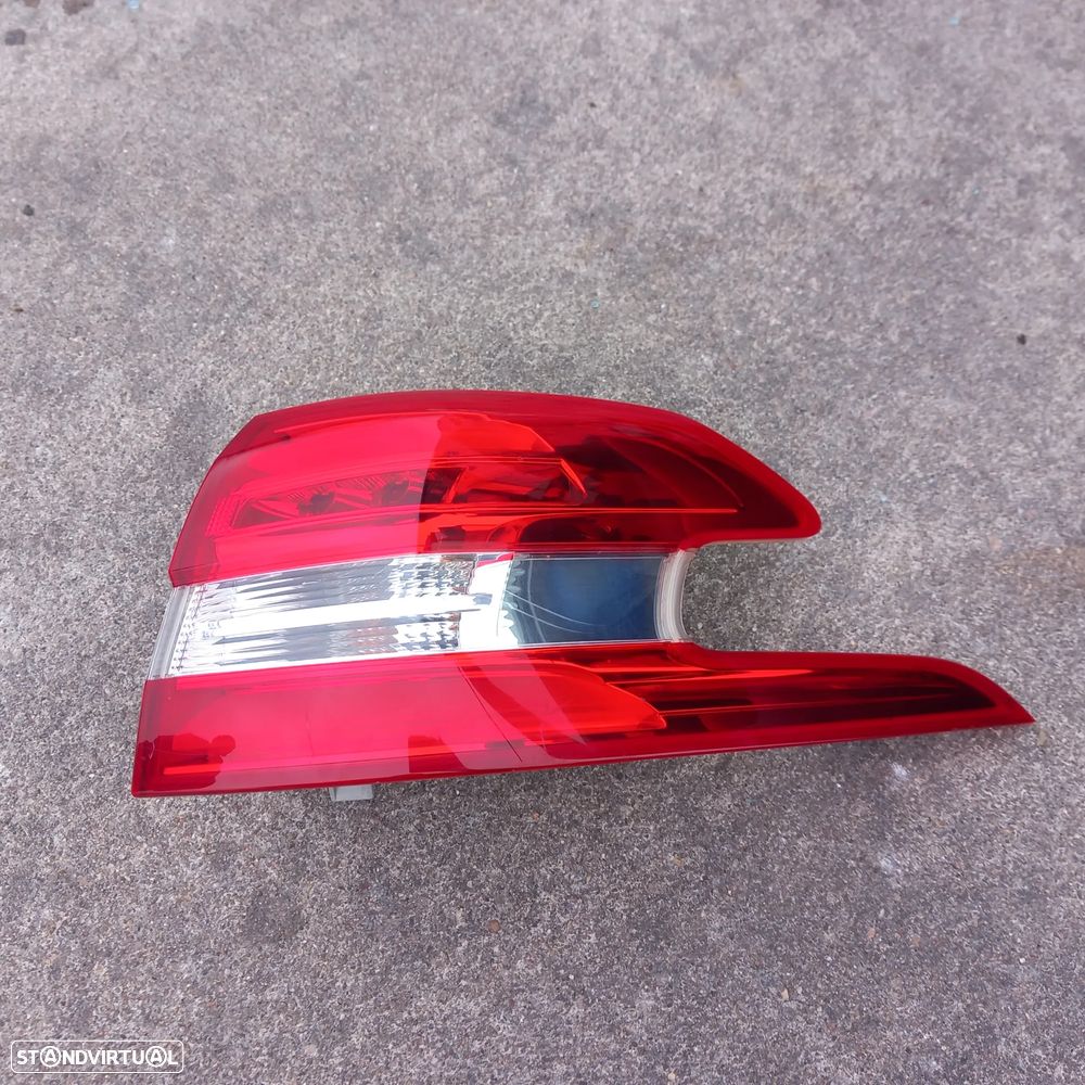 Farol de trás passageiro Peugeot 308 SW - 2
