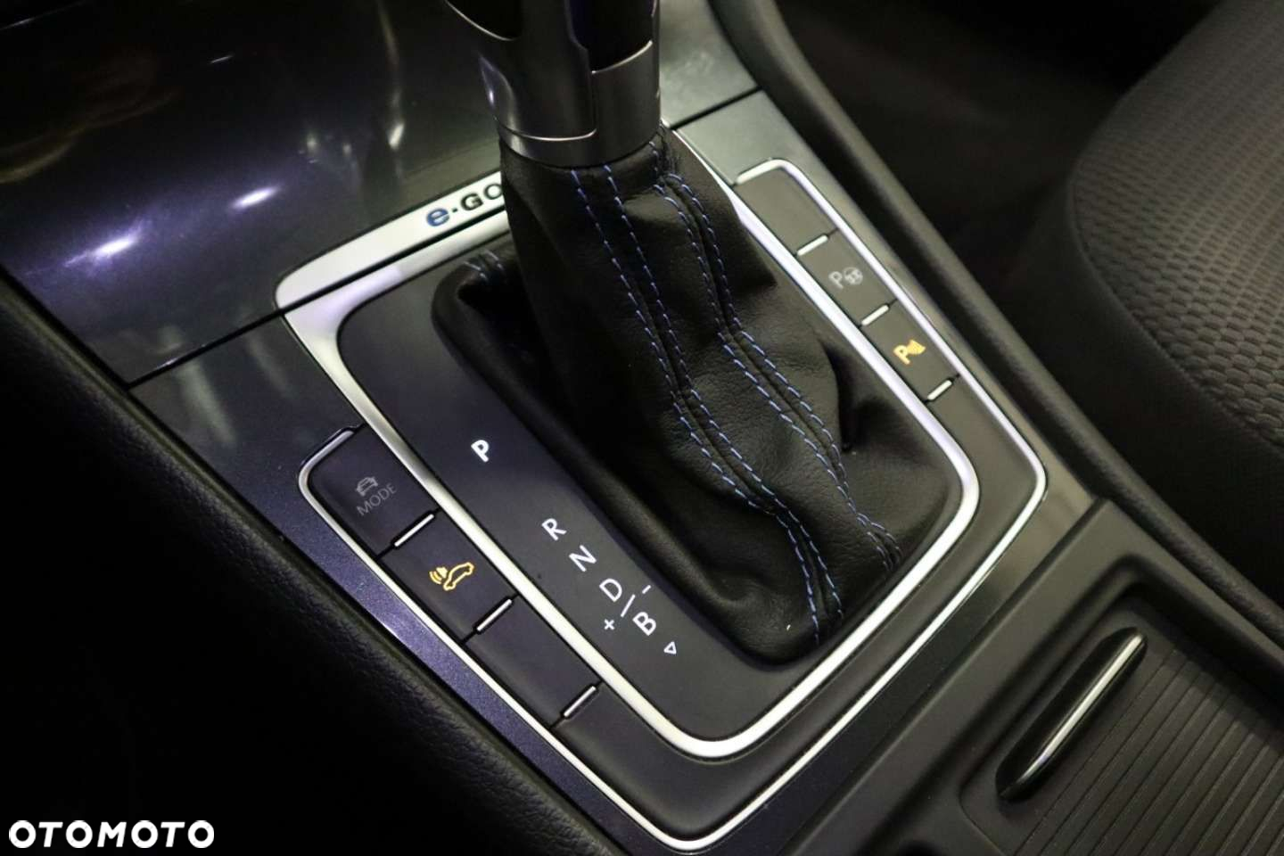 Volkswagen Golf e-Golf - 29