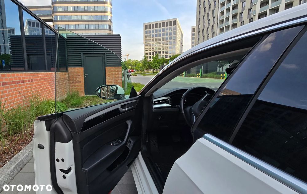 Volkswagen Arteon 2.0 TSI Essence DSG - 9