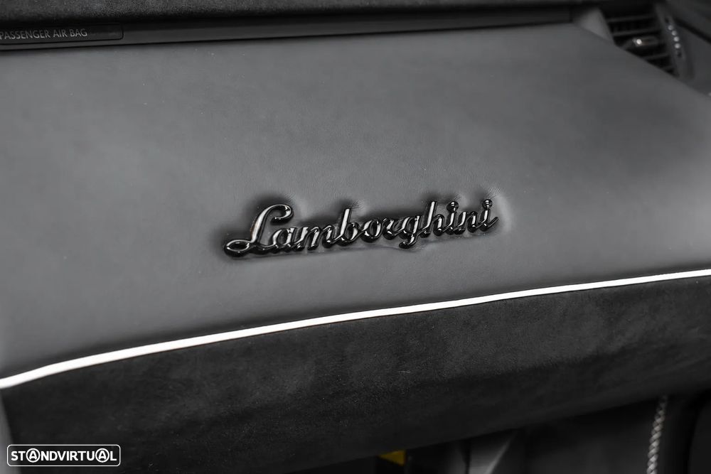 Lamborghini Aventador - 25